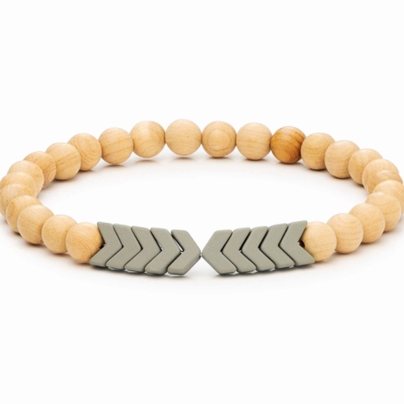 Vitality - Matte Gray Sacred Arrow Wood Diffuser Bracelet - Picture 2 of 4
